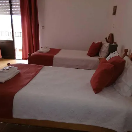 Residencia Livramento 3* Velas