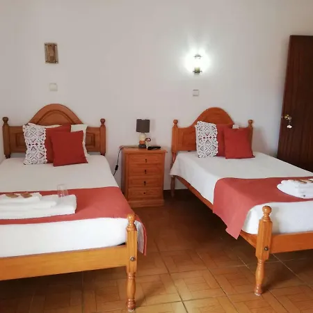 Residencia Livramento 3* Velas